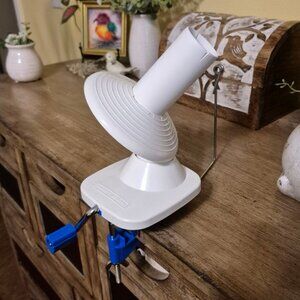 Stanwood Needlecraft YBW-A Hand-Operated Yarn Ball Winder, 4-Ounce